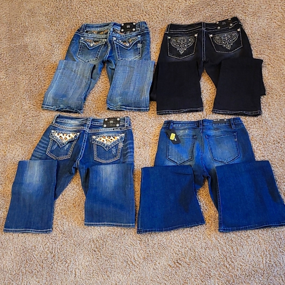 Lot of 4 pairs Miss Me Size 29 bootcut & flare NWT or excellent condition